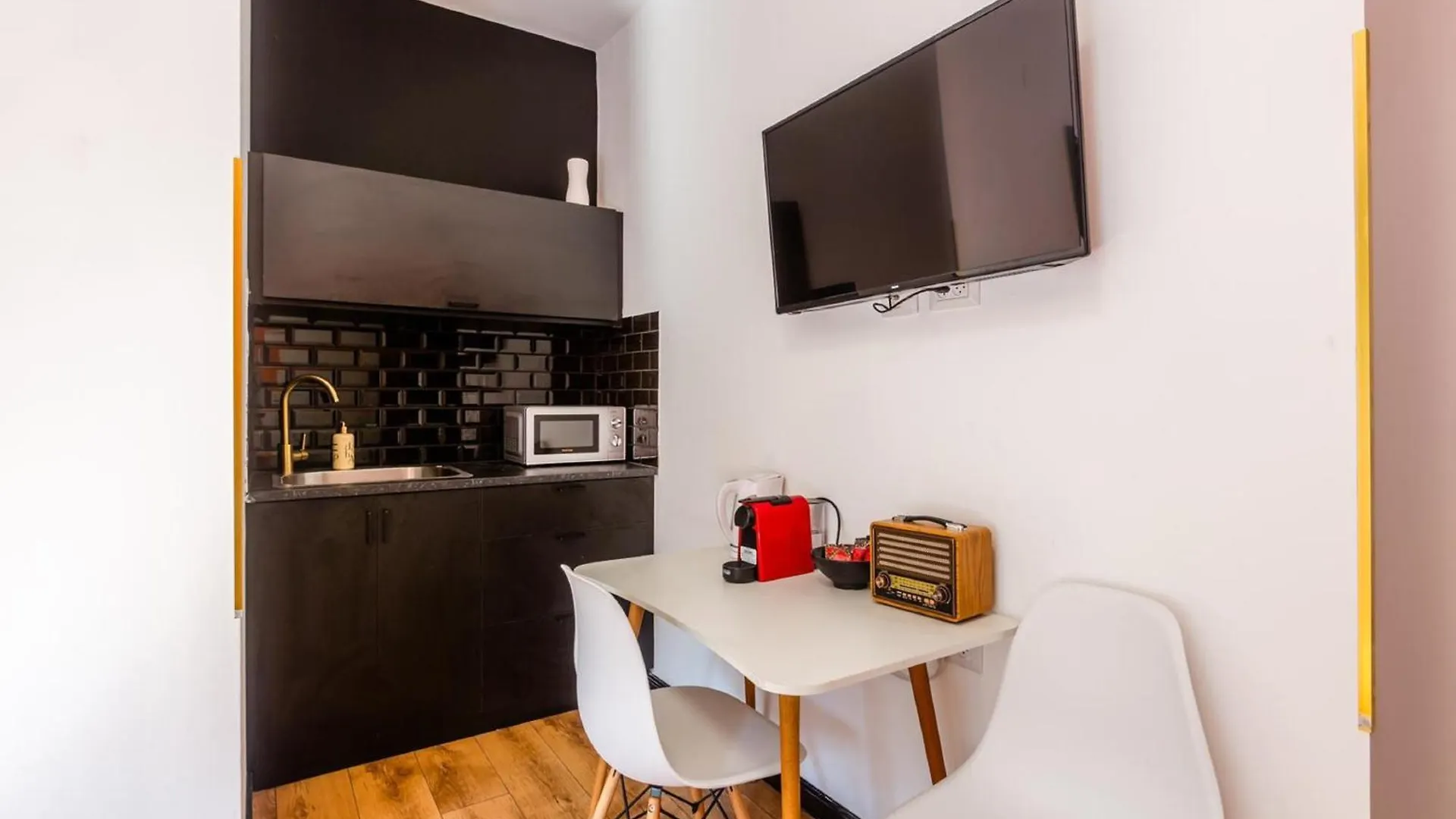 Hotel אחת מהעם Haifa Israel